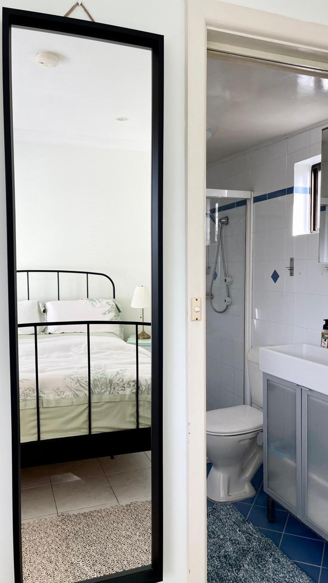Private Bath Garden View Guest Pet Friendly Homestay